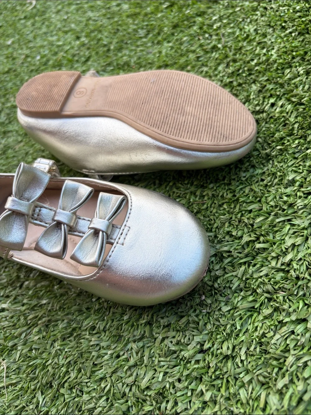 Cat & Jack Girls' Metallic Gold Bow Mary Jane Shoes size 8